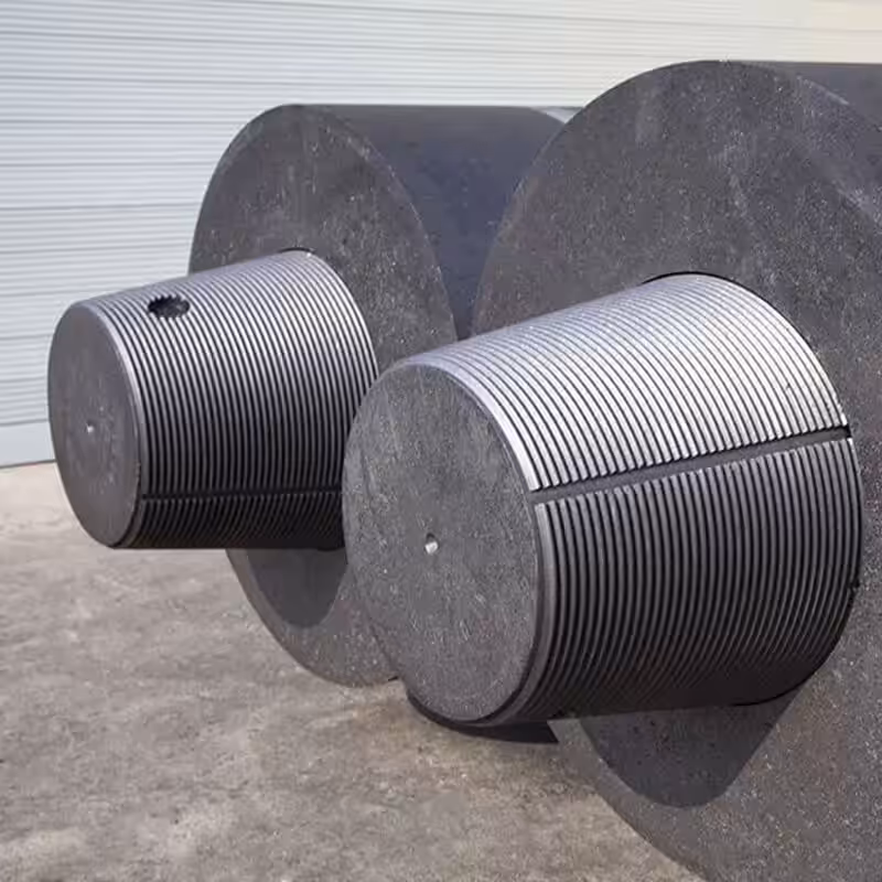 High density HP graphite electrode with graphite nipple (2)